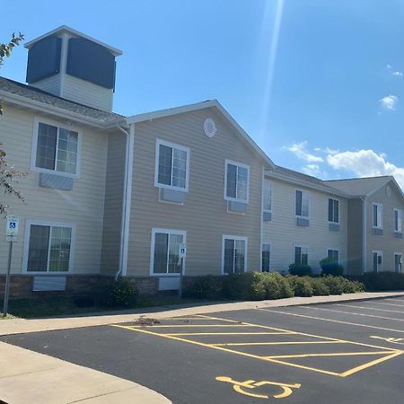 Americinn By Wyndham Oshkosh Exterior photo