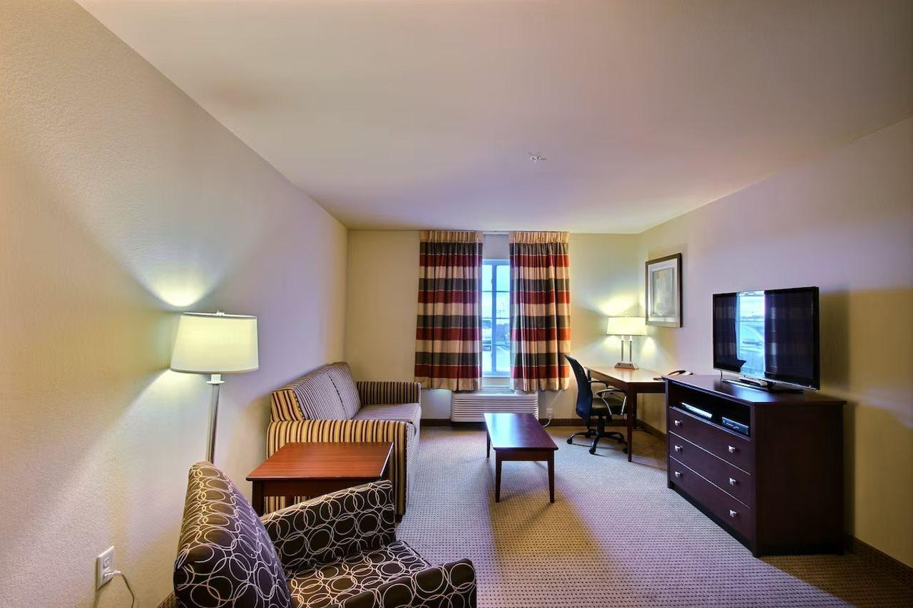 Americinn By Wyndham Oshkosh Exterior photo