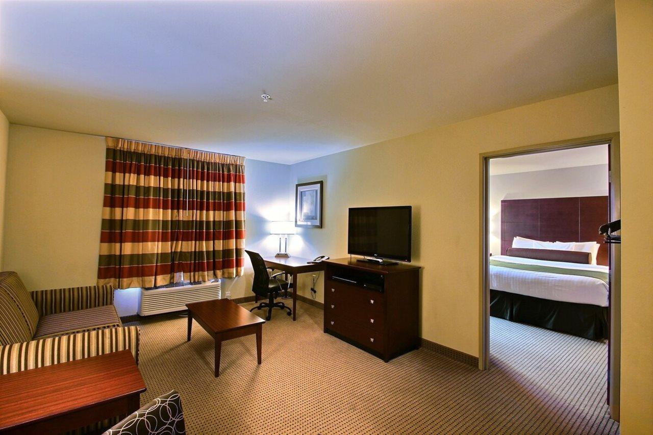 Americinn By Wyndham Oshkosh Exterior photo