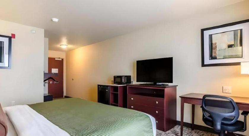Americinn By Wyndham Oshkosh Exterior photo